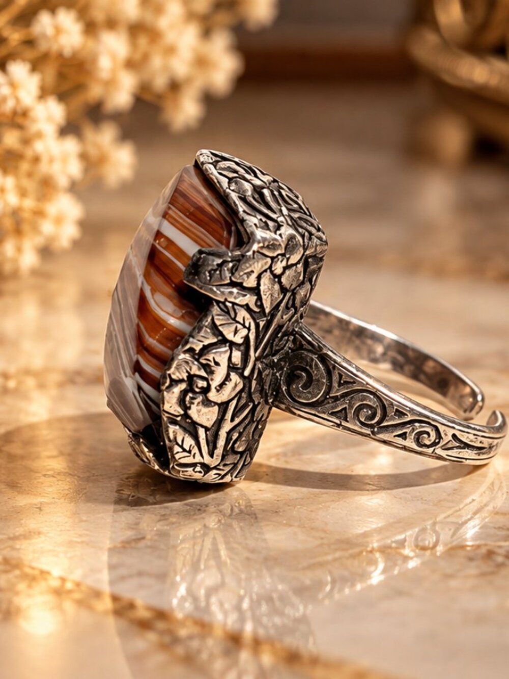 Vintage Ornate Silver Tone Ring with Banded Agate Stone – Adjustable ring